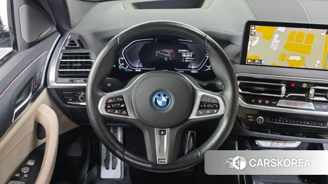 BMW iX3 2024 Песочный из Кореи, фото 4