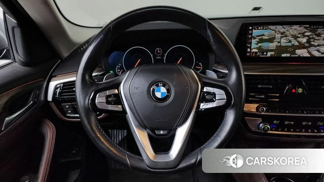 BMW 5 Series (G30) 2019 Серебристо-серый из Кореи, фото 4