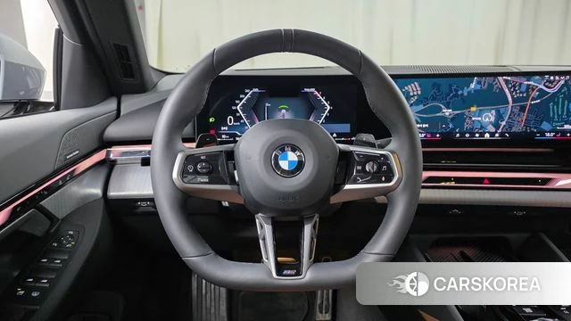 BMW 5 Series (G60) 2025 Серый из Кореи, фото 4