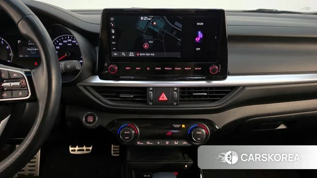 Kia The New K3 2nd generation 2023 Белый из Кореи, фото 4