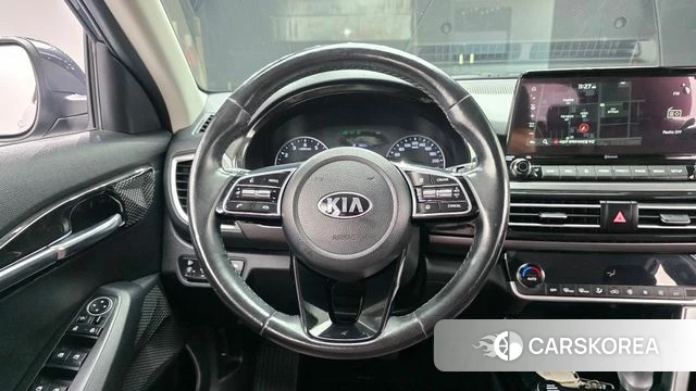 Kia Seltos 2021 Серый из Кореи, фото 4