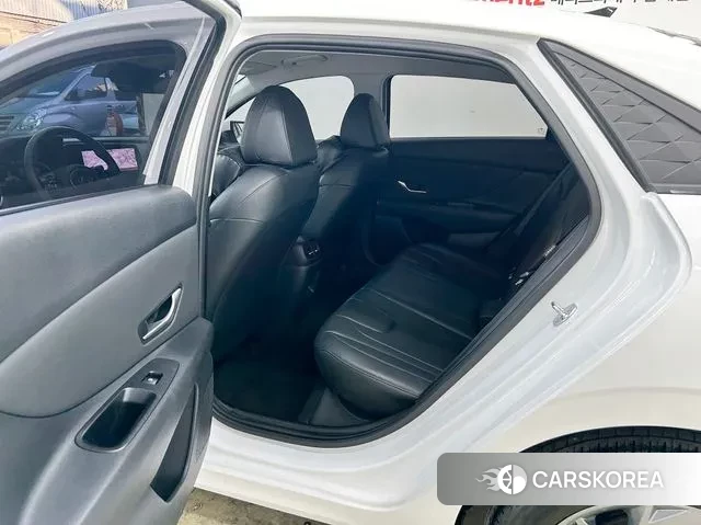 Hyundai The New Avante (CN7) 2024 Белый из Кореи, фото 4