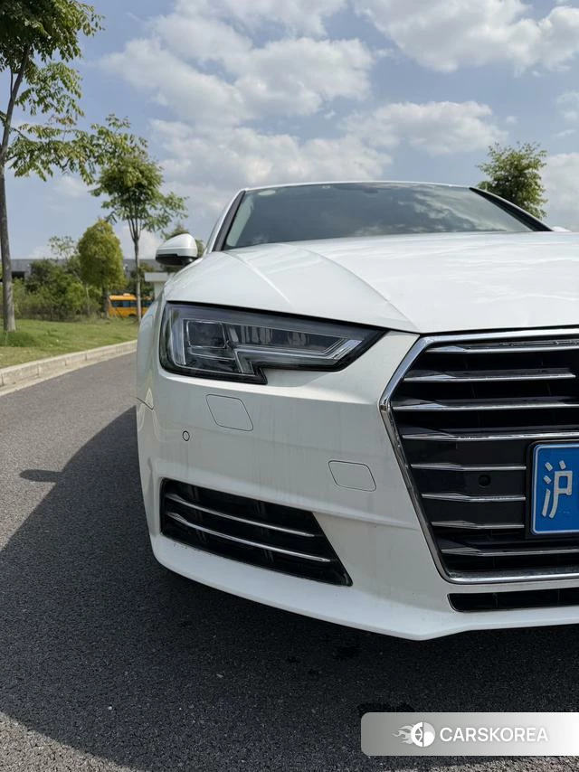 Audi A4L 2018 Белый из Китая, фото 4