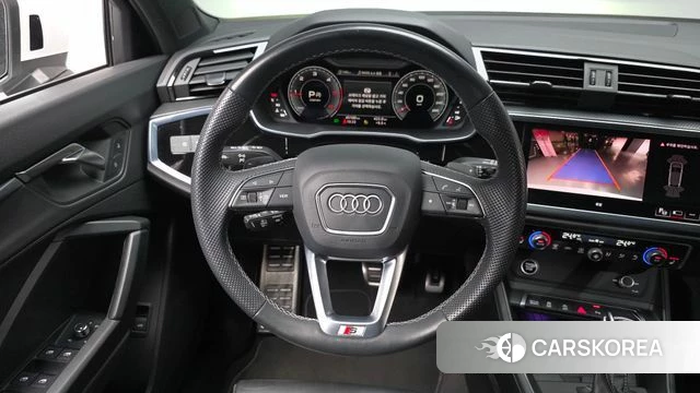 Audi Q3 (F3) 2023 Белый из Кореи, фото 4