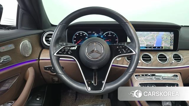 Mercedes-Benz E-Class W213 2023 Белый из Кореи, фото 4