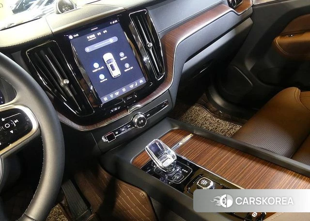 Volvo XC60 second Generation 2024 Серый из Кореи, фото 4