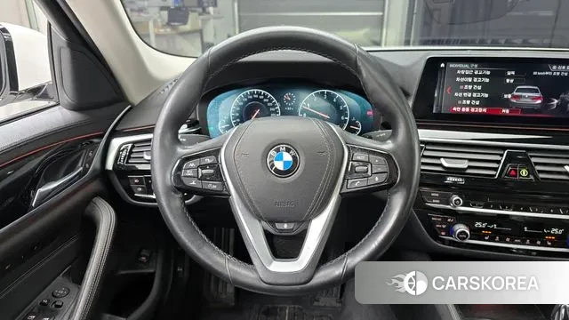 BMW 5 Series (G30) 2019 Белый из Кореи, фото 4