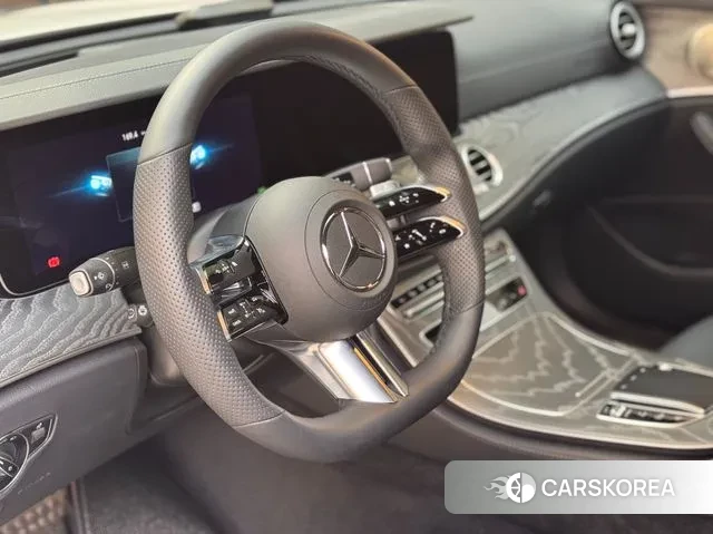 Mercedes-Benz E-Class W213 2022 Белый из Кореи, фото 4