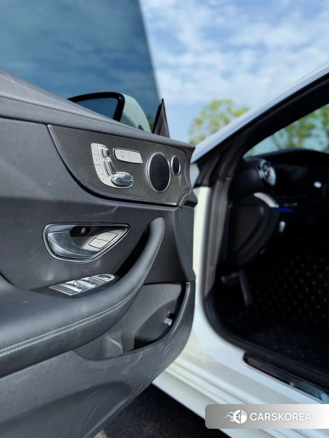 Mercedes-Benz E-class (imported) 2021 Белый из Китая, фото 4