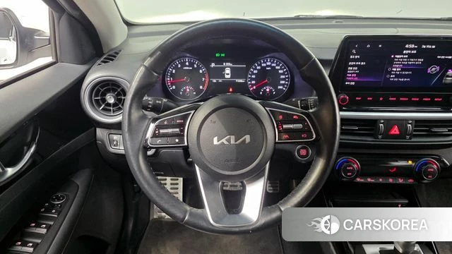 Kia The New K3 2nd generation 2023 Белый из Кореи, фото 4