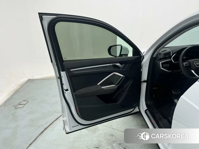 Audi Q3 2022 Белый из Китая, фото 4