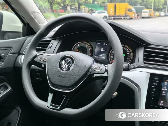 Volkswagen Lingdu 2021 Белый из Китая, фото 4