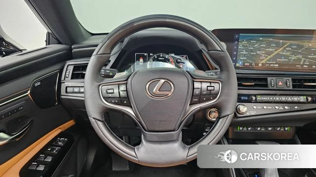 Lexus ES300h 7th generation 2026 Черный из Кореи, фото 4