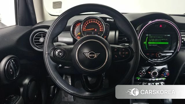 Mini Cooper 2019 Жемчужный цвет из Кореи, фото 4