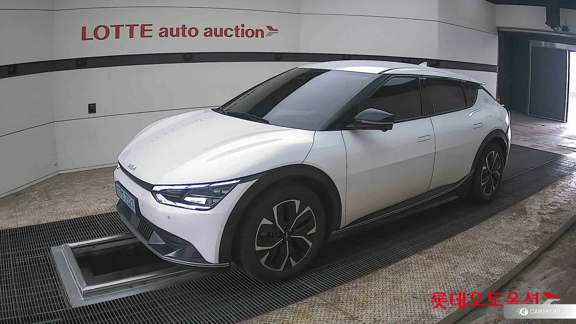 Kia EV6 2022 Snow White Pearl из Кореи, фото 4