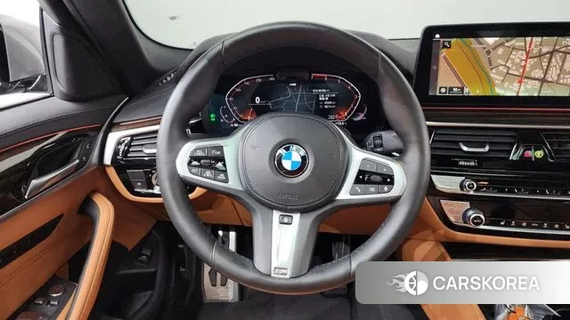 BMW 5 Series (G30) 2022 Серебристо-серый из Кореи, фото 4