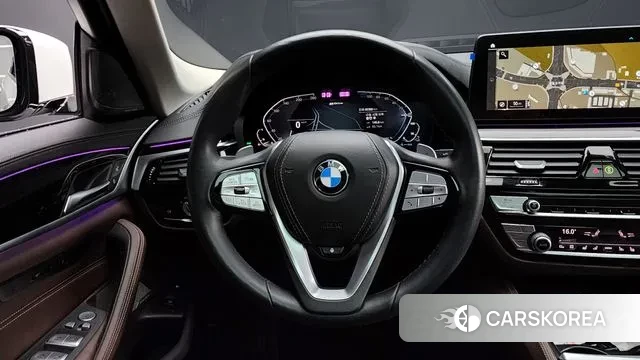 BMW 5 Series (G30) 2021 Белый из Кореи, фото 4