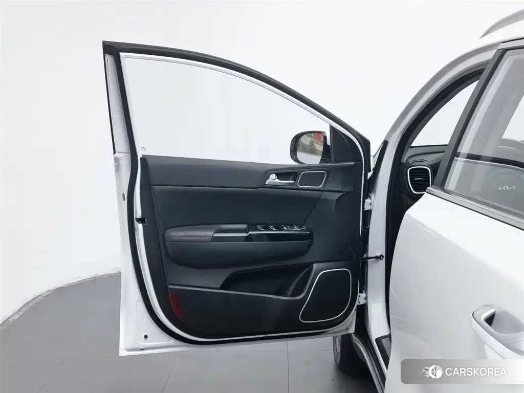 Kia KX5 2023 Белый из Китая, фото 4