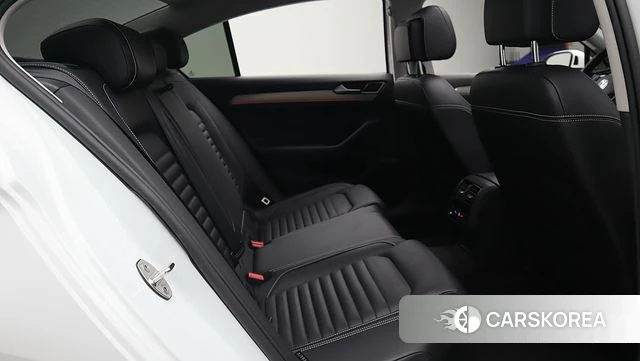 Volkswagen Passat GT (B8) 2022 Белый из Кореи, фото 4