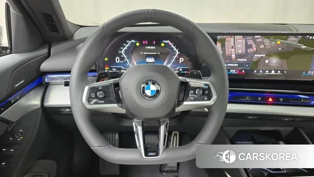 BMW 5 Series (G60) 2025 Белый из Кореи, фото 4