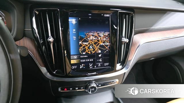 Volvo S60 3rd generation 2021 Белый из Кореи, фото 4
