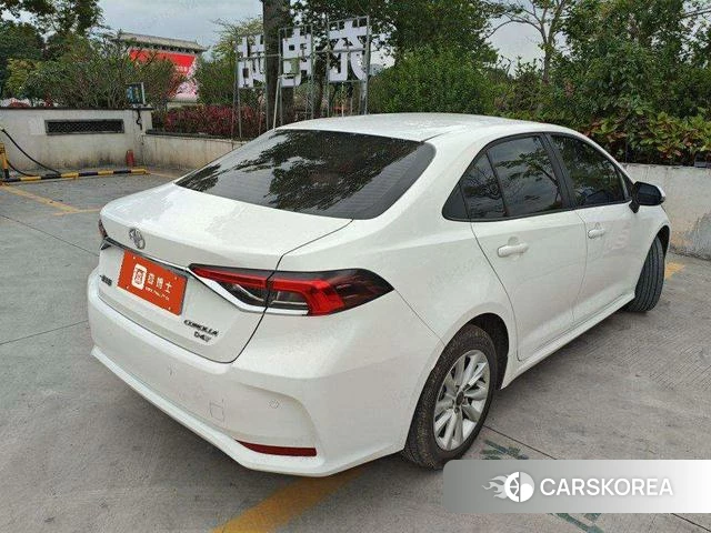 Toyota Corolla 2023 Белый из Китая, фото 4