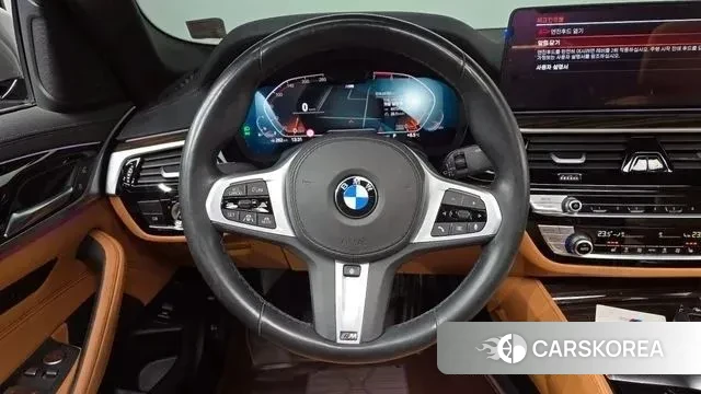 BMW 5 Series (G30) 2020 Серебристо-серый из Кореи, фото 4