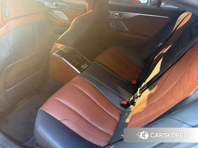 BMW 8 Series (G15) 2025 Белый из Кореи, фото 4
