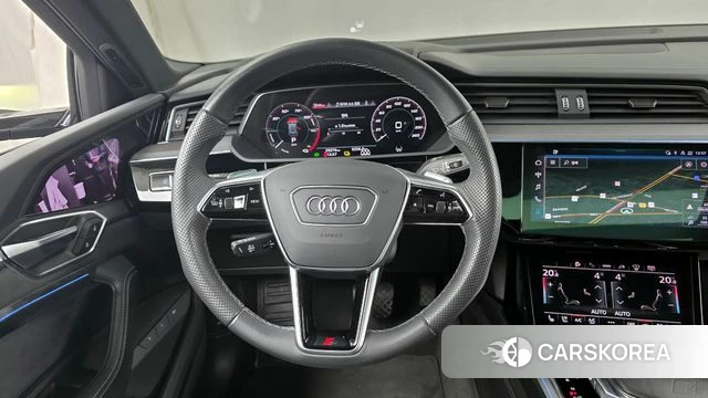 Audi e-Tron 2023 Серый из Кореи, фото 4