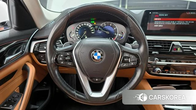 BMW 5 Series (G30) 2018 Белый из Кореи, фото 4