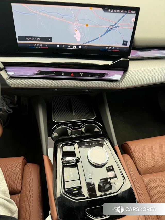 BMW 5 Series (G60) 2025 Черный из Кореи, фото 4