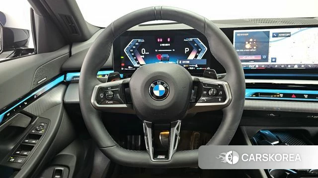 BMW 5 Series (G60) 2025 Черный из Кореи, фото 4