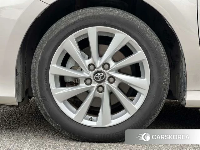 Toyota Camry 2023 Шампань из Китая, фото 4