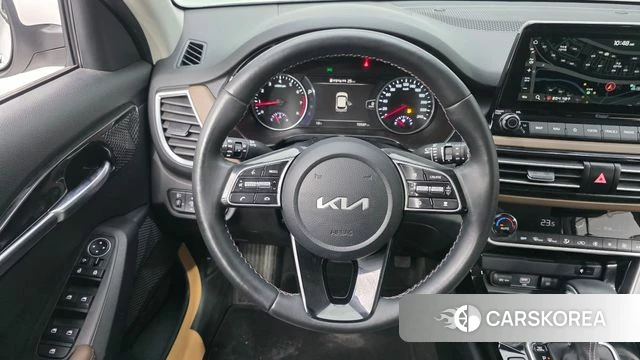 Kia Seltos 2022 Белый из Кореи, фото 4