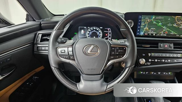 Lexus ES300h 7th generation 2023 Серебристо-серый из Кореи, фото 4