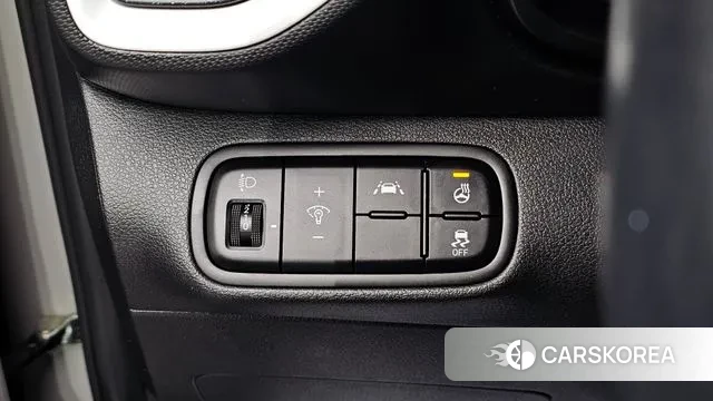 Hyundai Venue 2021 Серебристо-серый из Кореи, фото 4