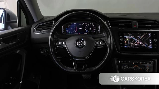 Volkswagen Tiguan Allspace 2020 Серебристо-серый из Кореи, фото 4