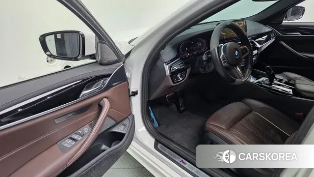 BMW 5 Series (G30) 2022 Белый из Кореи, фото 4