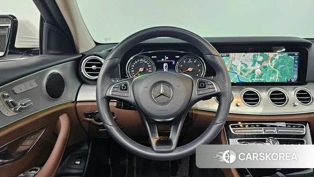 Mercedes-Benz E-Class W213 2018 Белый из Кореи, фото 4