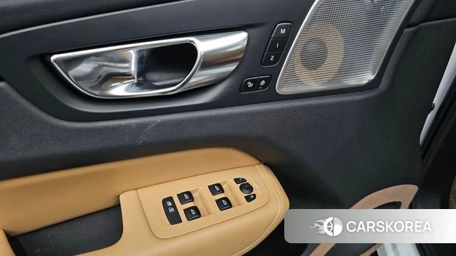 Volvo XC60 second Generation 2020 Белый из Кореи, фото 4