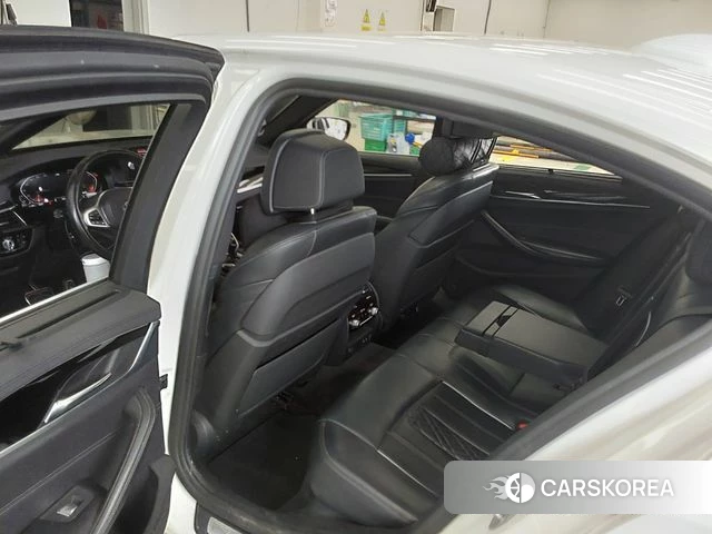 BMW 5 Series (G30) 2019 Белый из Кореи, фото 4