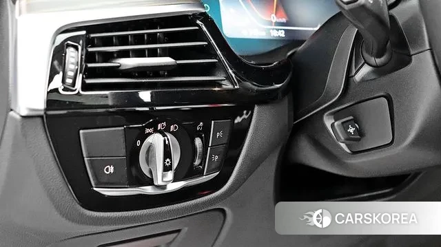 BMW 6 Series GT (G32) 2023 Белый из Кореи, фото 4