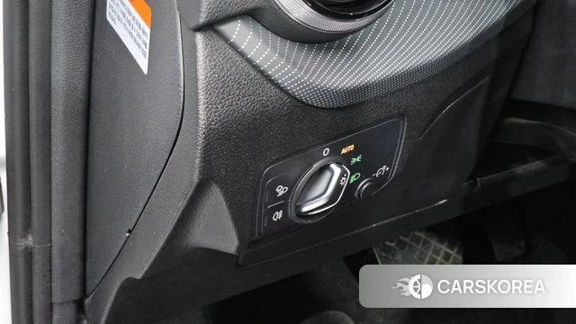 Audi Q2 2023 Белый из Кореи, фото 4