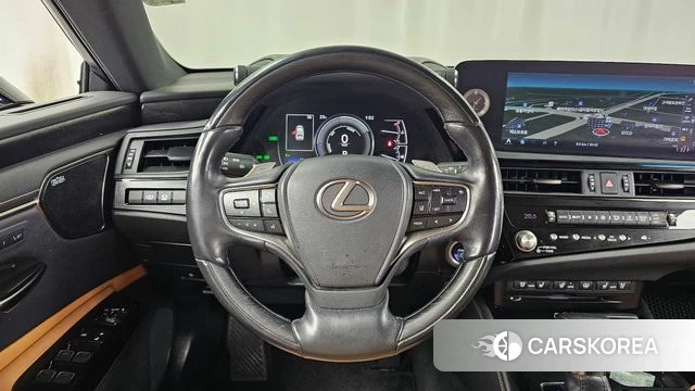 Lexus ES300h 7th generation 2022 Серебряный из Кореи, фото 4