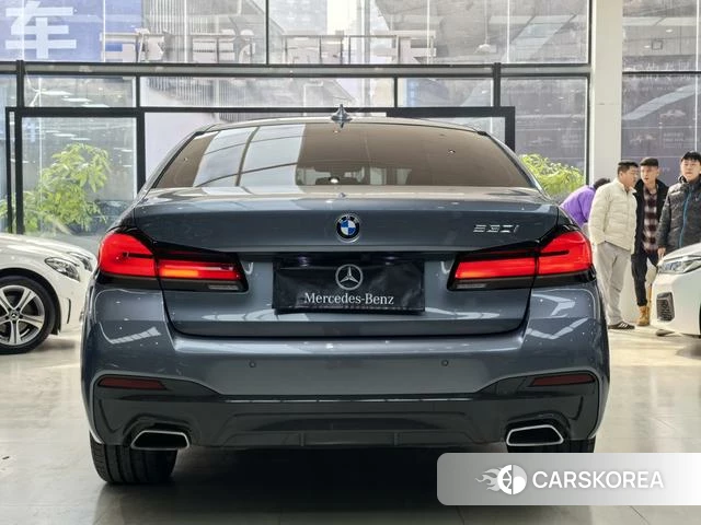 BMW 5 series (imported) 2023 Темно-серый из Китая, фото 4