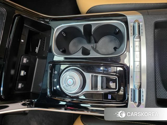 Kia Carnival 4th generation 2023 Жемчужный цвет из Кореи, фото 4