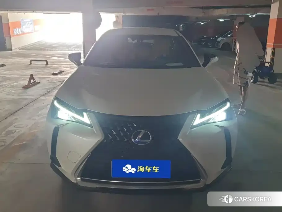 Lexus UX 2021 Белый из Китая, фото 4