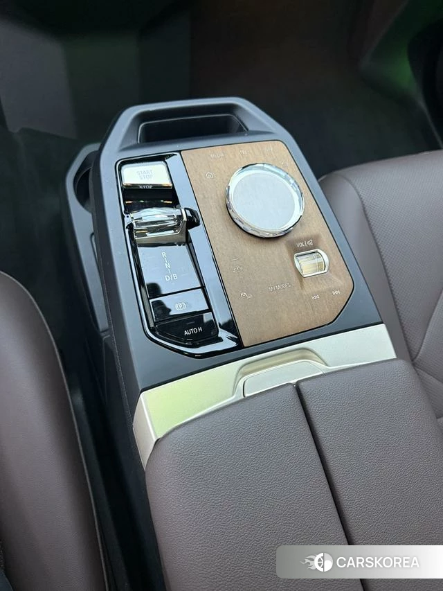 BMW iX 2024 Черный из Китая, фото 4