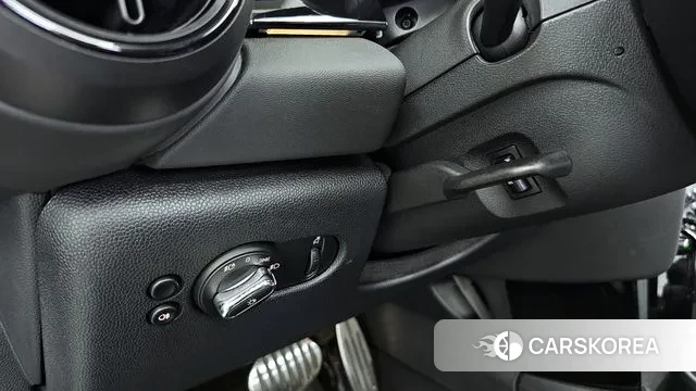 Mini Cooper S Convertible 2023 Серебряный из Кореи, фото 4