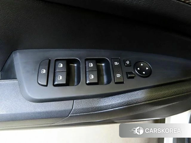 Kia Sportage 5th Generation 2023 Белый из Кореи, фото 4
